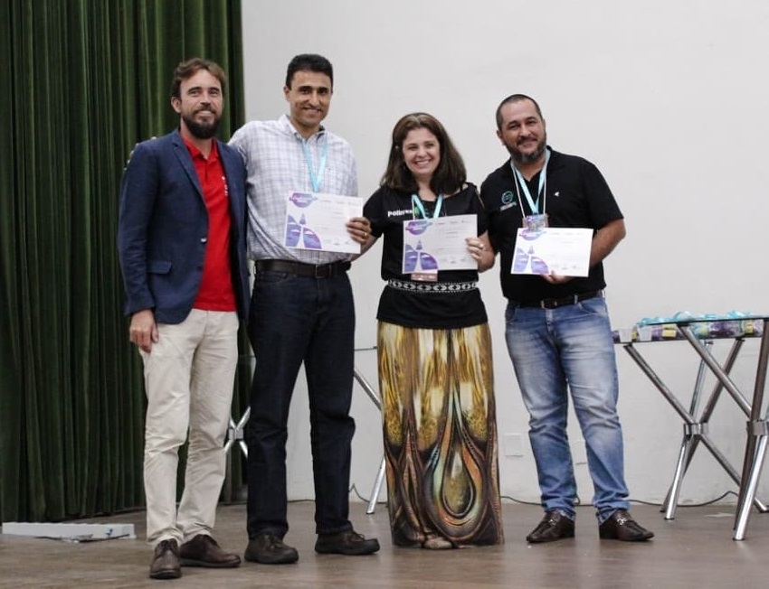 Professor do Câmpus Goiânia do IFG, Eduardo Noronha ( de camiseta xadrez na foto), recebeu prêmio de melhor mentor no Programa Células Empreendedoras 2018.